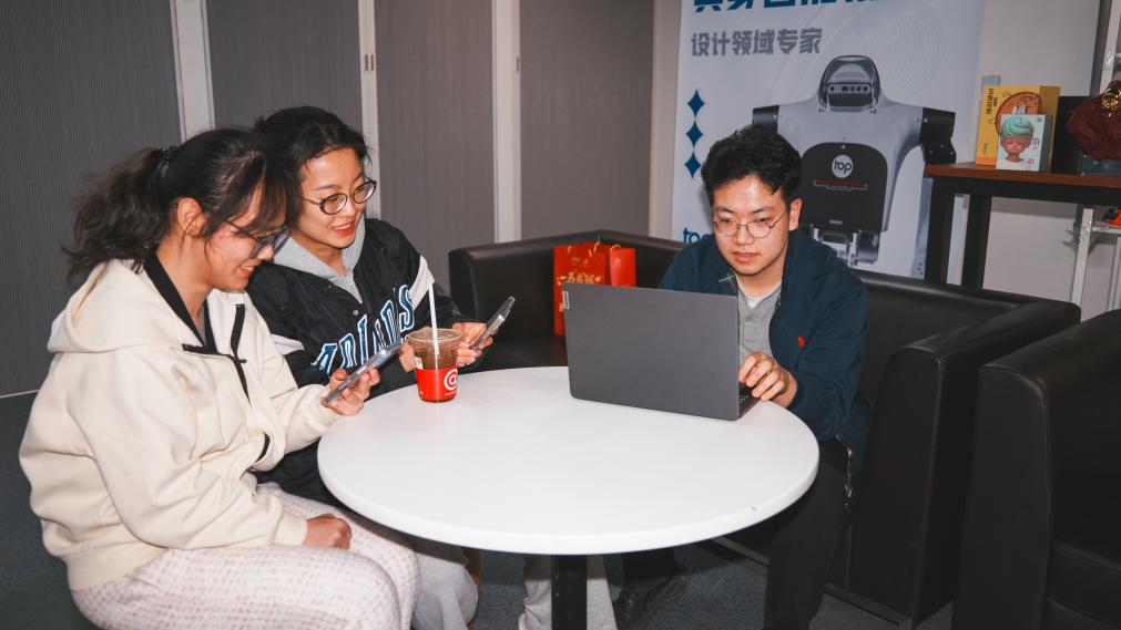 d33685966aa8f930162bba66fc9b2ba1