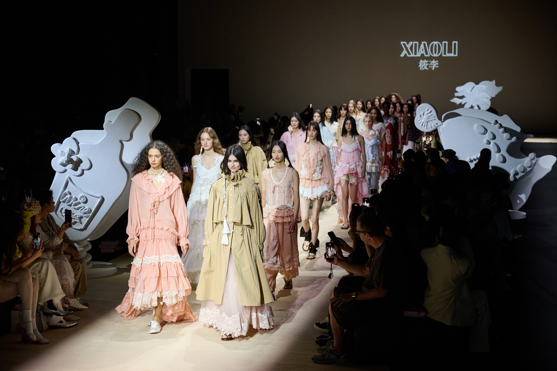 BEYOND BLUE｜XIAOLI筱李2027春夏系列：一条鱼的环球旅行，以海之诗语重塑自然浪漫