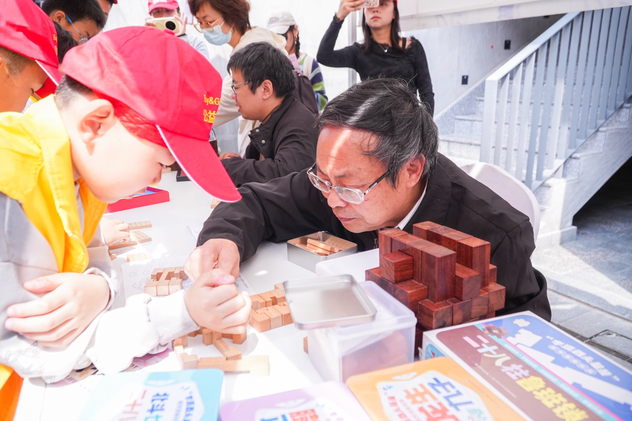 如图片无法显示,请刷新页面