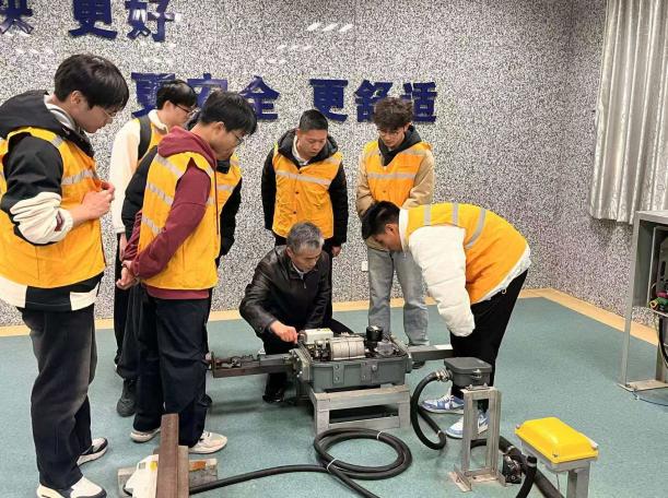 b9949ae2e438ce8bef3873931113465d