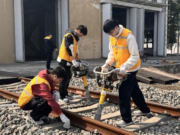 f108b86ce9e0228df5d7847b4bda0c0d