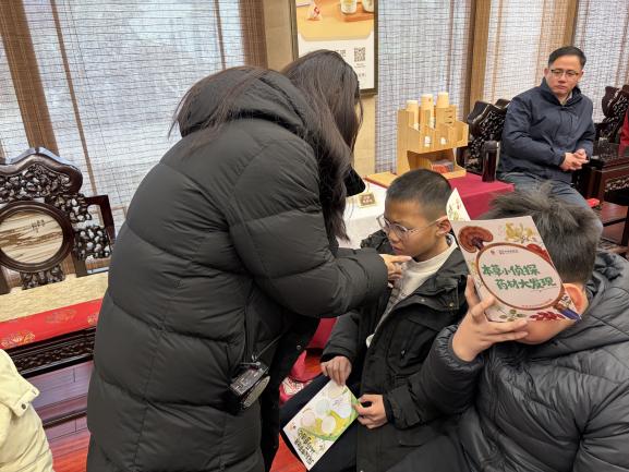 06a0e459b7d7c66de727c4e0e5e33da