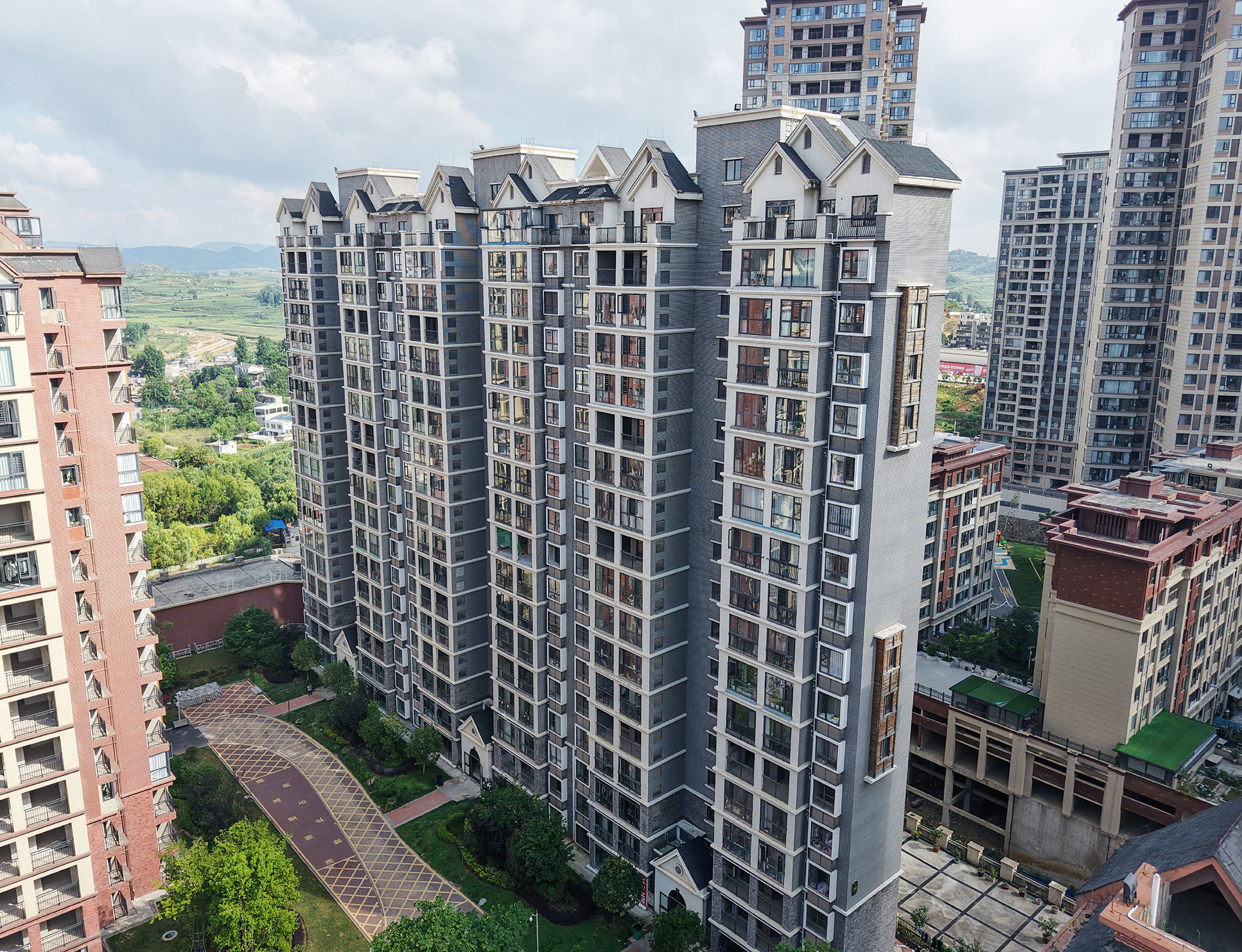 案例-西南地区-贵州毕节某小区21层住宅楼基础加固纠偏工程