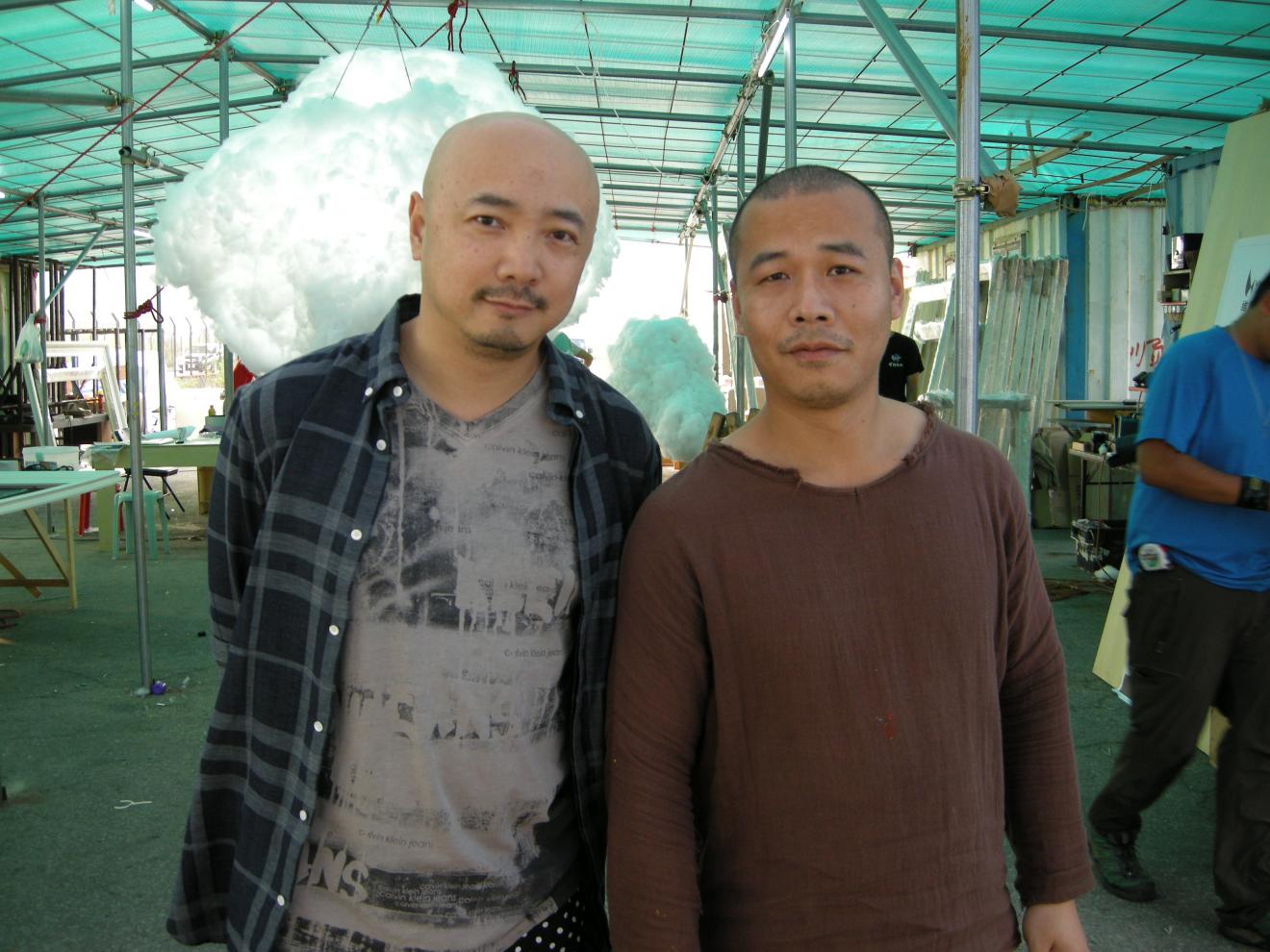 与徐峥导演在电影《港囧》拍摄现场